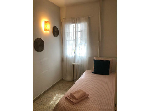 C/Rafael Herrera, 3 6ºC, Habitación 4 - 	
Lägenheter
