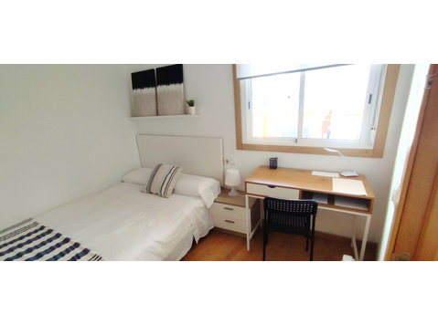 Room in penthouse with terrace - Flatshare