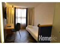 Cozy hotel room in Coruña - Korterid