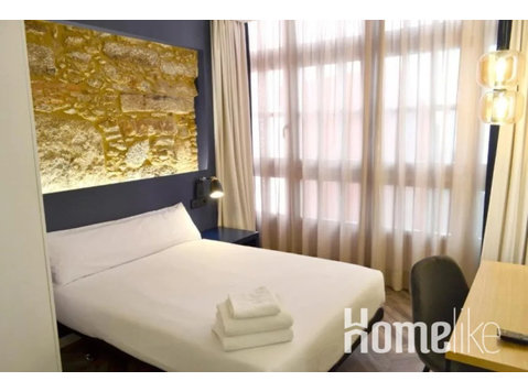 Modern hotel room in A Coruña - Apartments
