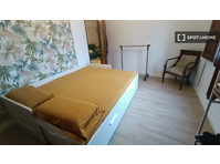 Room for rent in 2-bedroom apartment in Vigo - 出租