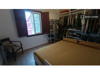 Room for rent in 2-bedroom apartment in Vigo - השכרה