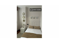 Room for rent in 4-bedroom apartment in O Castro, Vigo - الإيجار