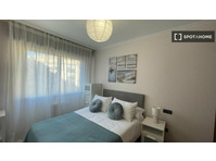 Room for rent in 4-bedroom apartment in O Castro, Vigo - K pronájmu
