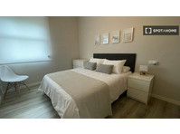 Zimmer zu vermieten in 4-Zimmer-Wohnung in San Paulo, Vigo - Zu Vermieten