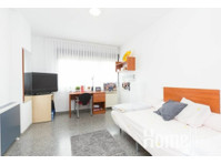 Voll ausgestattetes Doppelzimmer in einem Studentenwohnheim - WGs/Zimmer