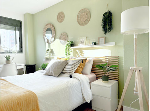 ✨ Dormitorio con baño privado y A/C - Room 4 - Pisos compartidos