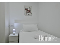 Dream private room steps from the Royal Palace of Madrid - Flatshare