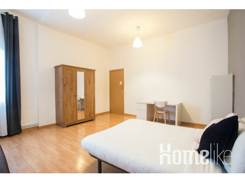 Private Room in Centro, Madrid - Общо жилище