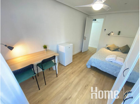 Privékamer in gedeeld appartement - Woning delen