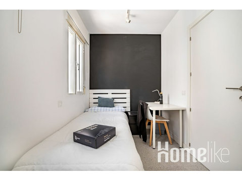 Standard room in coliving building - Комнаты