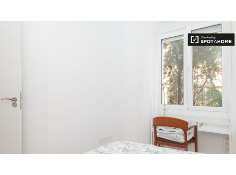 Camera da letto in affitto a Palos de la Frontera, Madrid - In Affitto