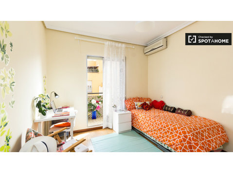 Retiro, Madrid'de 3 yatak odalı daire içinde büyüleyici bir… - Kiralık