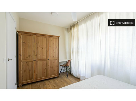 Schicke Zimmer in einer 4-Zimmer-Wohnung in Nueva España,… - Zu Vermieten
