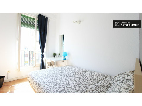 Komfortables Zimmer in einer Wohngemeinschaft in Salamanca,… - Zu Vermieten