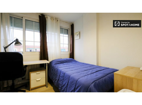 Cozy room for rent in Getafe, Madrid - De inchiriat