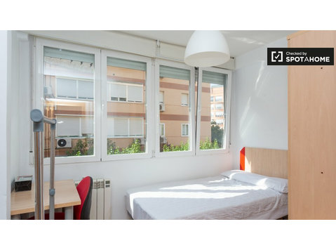 Gemütliches Zimmer in einer 4-Zimmer-Wohnung in Getafe,… - Zu Vermieten