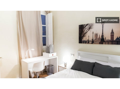 Cozy room in 5-bedroom apartment in Tetuán, Madrid - Disewakan
