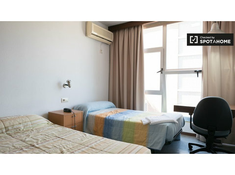 Ciudad Universitaria'da geniş rezidansta yatak odası - Kiralık