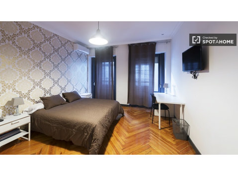 Historisches Zimmer in einer 1-Zimmer-Wohnung in Puerta del… - Zu Vermieten