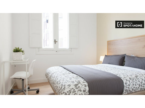 Camera ideale in un appartamento di 12 camere da letto a… - In Affitto