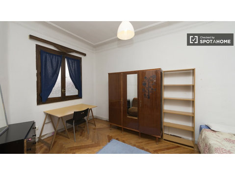Ideales Zimmer in einer Wohngemeinschaft in Chamberí, Madrid - Zu Vermieten