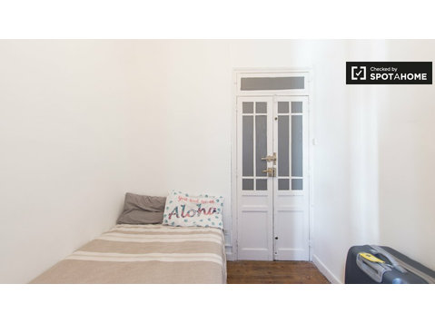 Interior room in 7-bedroom apartment in Salamanca, Madrid - Izīrē