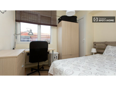 Inviting room in shared apartment in Getafe, Madrid - 空室あり