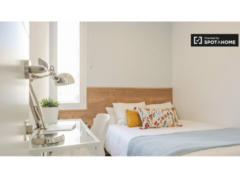 Retiro Madrid'de 8 odalı bir daire içinde kraliçe modern oda - Kiralık