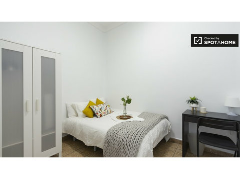 Relaxante quarto em apartamento 1shared em Puerta del Sol,… - Aluguel