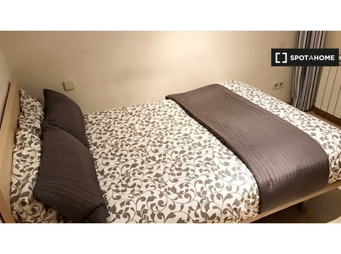 Camera rilassante in 4 camere da letto a Salamanca, Madrid - In Affitto