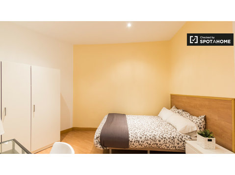Pokój relaksacyjny w mieszkaniu dzielonym w centrum Madrytu - Do wynajęcia