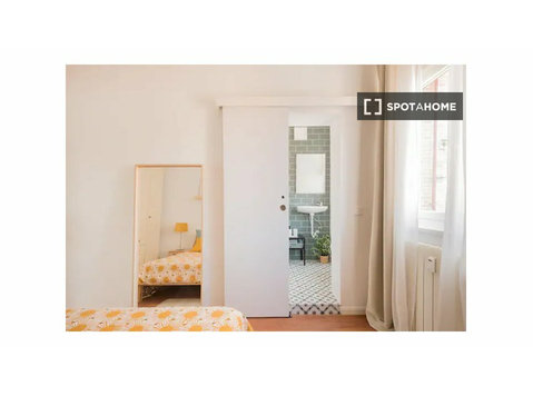 Zimmer 3 in einer 3-Zimmer-Wohnung zur Miete in Madrid,… - Zu Vermieten