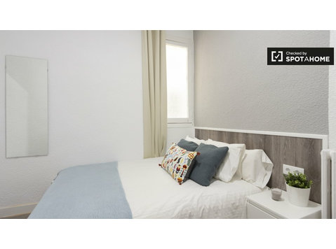 Pokój do wynajęcia, apartament z 4 sypialniami, Salamanca,… - Do wynajęcia