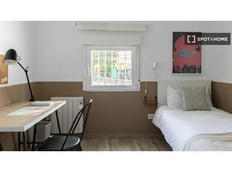 Pokój do wynajęcia w apartamencie z 2 sypialniami w Getafe,… - Do wynajęcia
