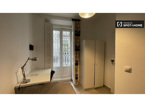 Room for rent in 2-bedroom apartment in Lavapies, Madrid - 空室あり