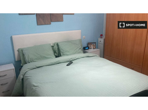 Torrejón De Ardoz'da 2 yatak odalı dairede kiralık oda - Kiralık