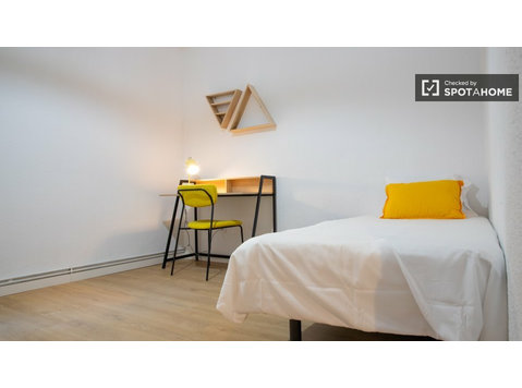 Zimmer zu vermieten in einer 3-Zimmer-Wohnung in Alcorcón,… - Zu Vermieten