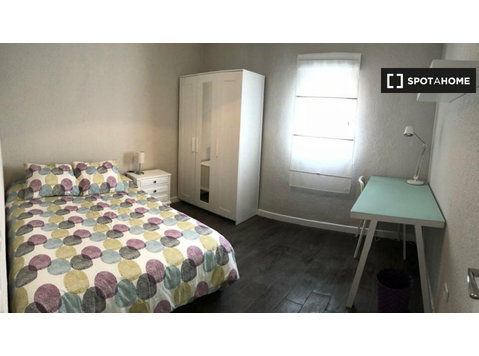 Room for rent in 3-bedroom apartment in Getafe, Madrid - For Rent