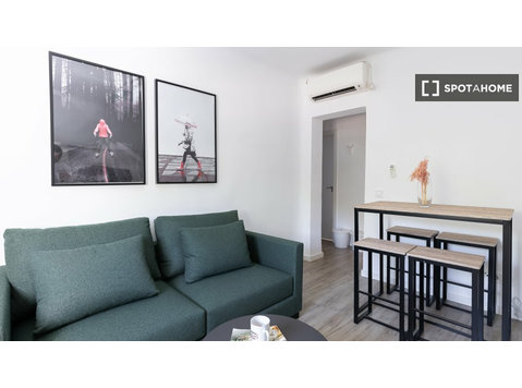 Pokój do wynajęcia w apartamencie z 3 sypialniami w Getafe… - Do wynajęcia