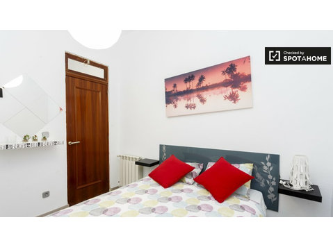 Pokój do wynajęcia w mieszkaniu z 3 sypialniami w Lavapiés - Do wynajęcia