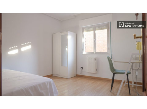 Zimmer zu vermieten in 3-Zimmer-Wohnung in Leganés, Madrid - Zu Vermieten