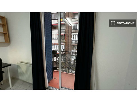 Ríos Rosas, Madrid'de 4 yatak odalı kiralık daire - Kiralık