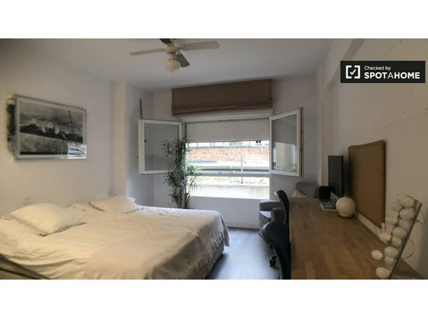 Chambre à louer dans un appartement de 4 chambres à Tetuan,… - À louer