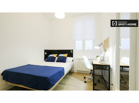 Zimmer zu vermieten in 5-Zimmer-Wohnung in Chueca, Madrid - Zu Vermieten