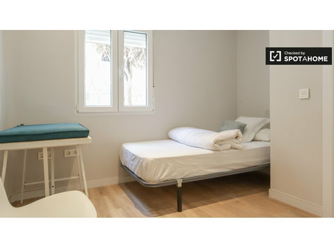 Room for rent in 5-bedroom apartment in Getafe, Madrid - Til Leie