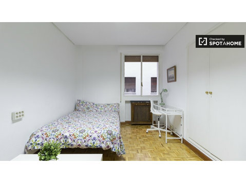 Tetuán, Madrid'de 6 yatak odalı kiralık daire - Kiralık
