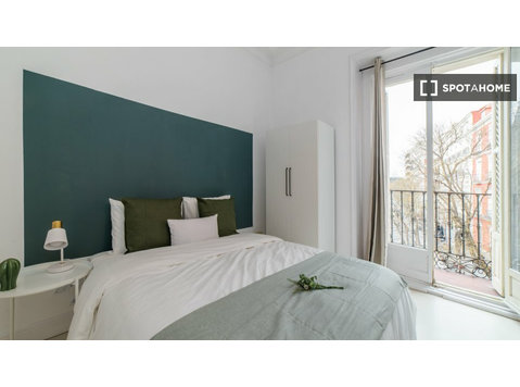 Zimmer zu vermieten in 7-Zimmer-Wohnung in Centro, Madrid - Zu Vermieten