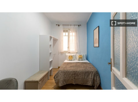 Zimmer zu vermieten in einer 7-Zimmer-Wohnung in Chamberí,… - Zu Vermieten