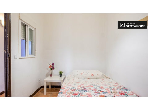 Zimmer zu vermieten in 8-Zimmer-Wohnung in Argüelles, Madrid - Zu Vermieten